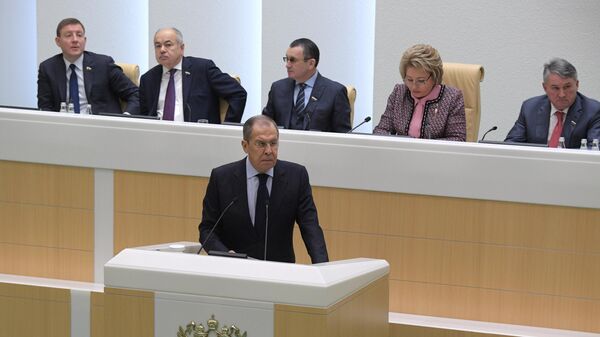 Министр иностранных дел РФ Сергей Лавров выступает на завершающем осеннюю сессию заседании Совета Федерации