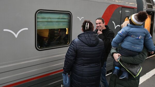 Отправление поезда Таврия из Санкт-Петербурга в Крым