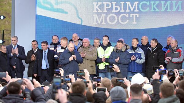 Президент РФ Владимир Путин на церемонии открытия движения по железнодорожной части Крымского моста 