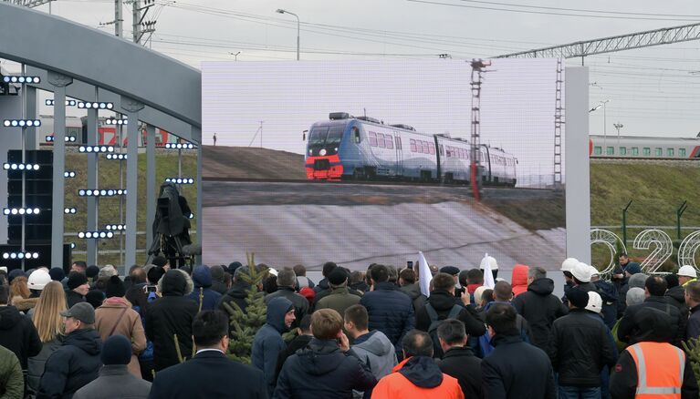 Церемония открытия движения по железнодорожной части Крымского моста