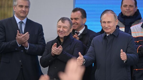 Президент РФ Владимир Путин на церемонии открытия движения по железнодорожной части Крымского моста через Керченский пролив