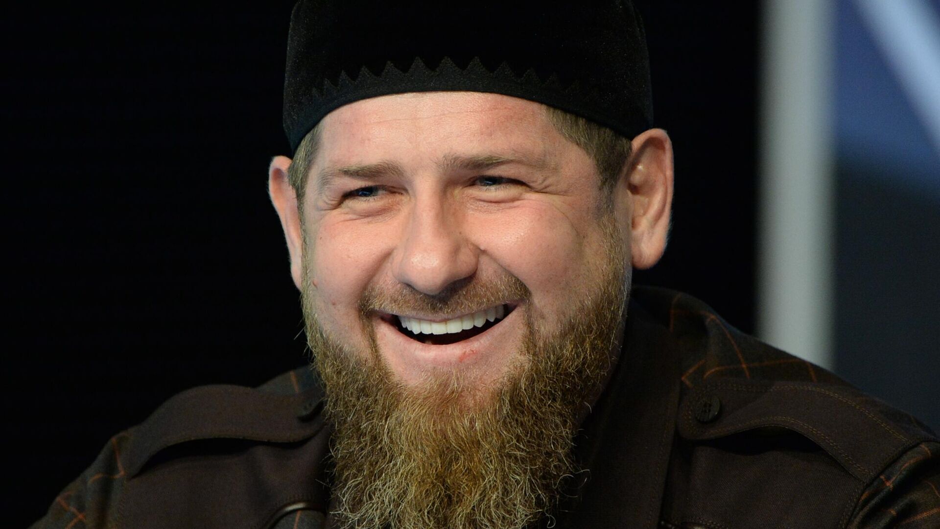 Глава Чеченской Республики Рамзан Кадыров на пресс-конференции в студии телеканала Грозный - РИА Новости, 1920, 04.10.2022