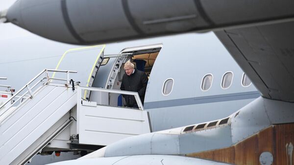 Премьер-министр Великобритании Борис Джонсон на военной базе НАТО в городе Тапа в Эстонии