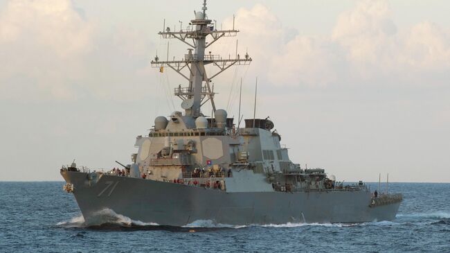 Американский ракетный эсминец USS Ross (DDG 71)
