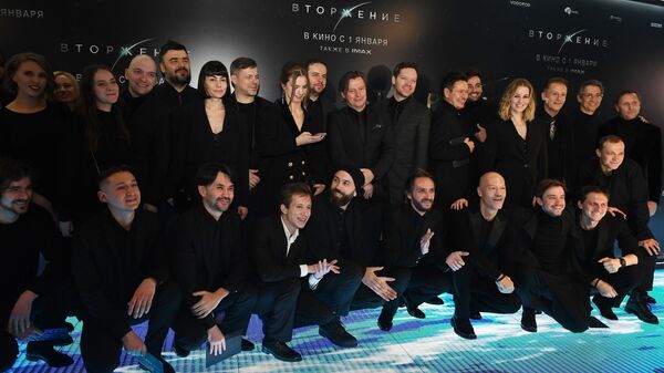 Актеры и участники съемочной группы на премьере фильма Вторжение