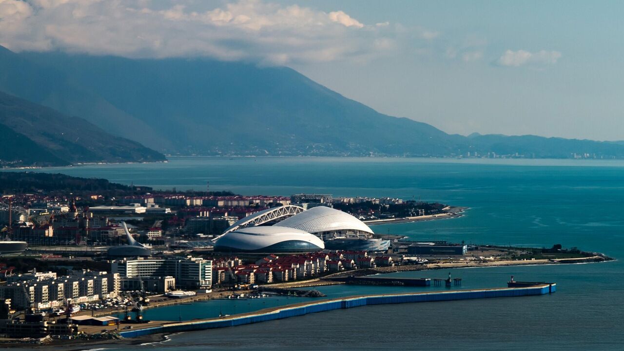 Температура воды в Адлере в мае