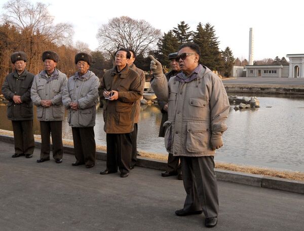 Ким Чен Ир в Центральном зоопарке в Пхеньяне