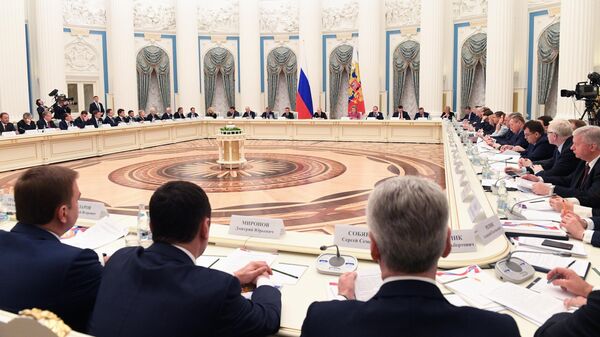 Президент РФ Владимир Путин на заседании президиума Совета при президенте РФ по стратегическому развитию и национальным проектам