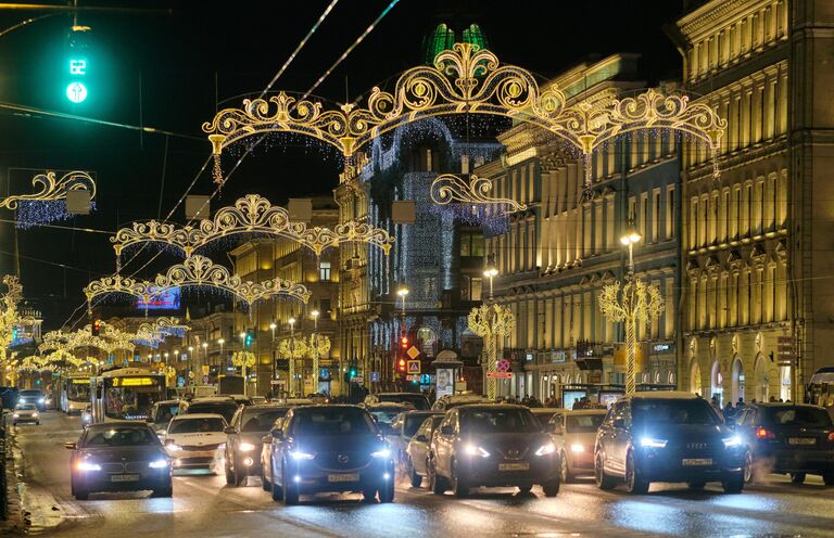 Новогодняя подсветка Невского проспекта в Санкт-Петербурге