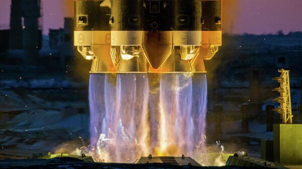 Пуск ракеты-носителя Протон-М с разгонным блоком ДМ-03 и российским космическим аппаратом Электро-Л № 3