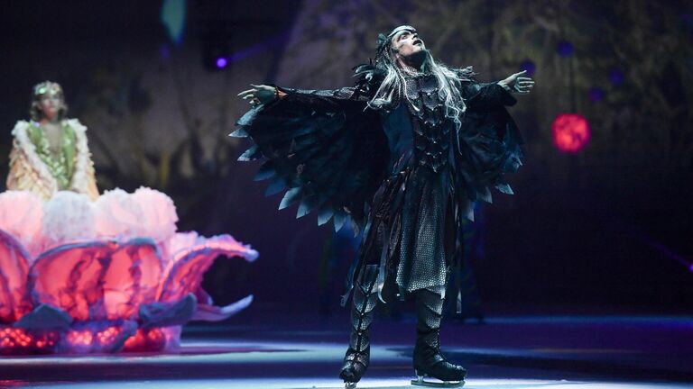 Артист ледового шоу Спящая красавица. Легенда двух королевств выступает в ледовом шоу Спящая красавица. Легенда двух королевств во дворце спорта Мегаспорт на Ходынском поле в Москве