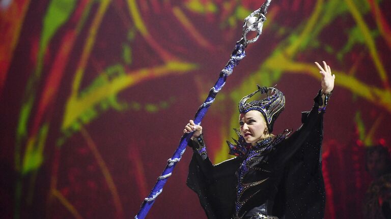 Фигуристка Татьяна Навка выступает в ледовом шоу Спящая красавица. Легенда двух королевств во дворце спорта Мегаспорт на Ходынском поле в Москве