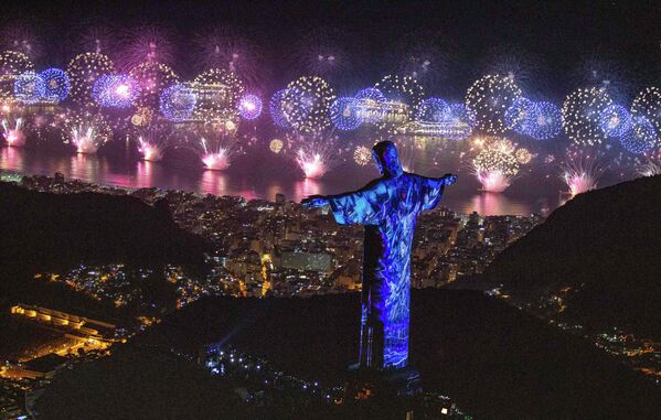 Новогодний фейерверк в Рио-де-Жанейро