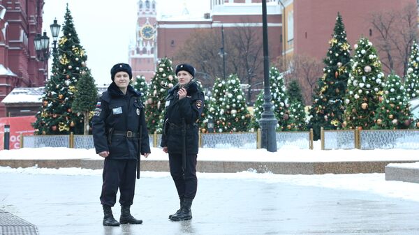 Сотрудники полиции в центре Москвы