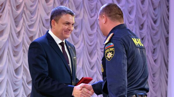 Глава ЛНР наградил сотрудников МЧС в честь пятилетия основания ведомства
