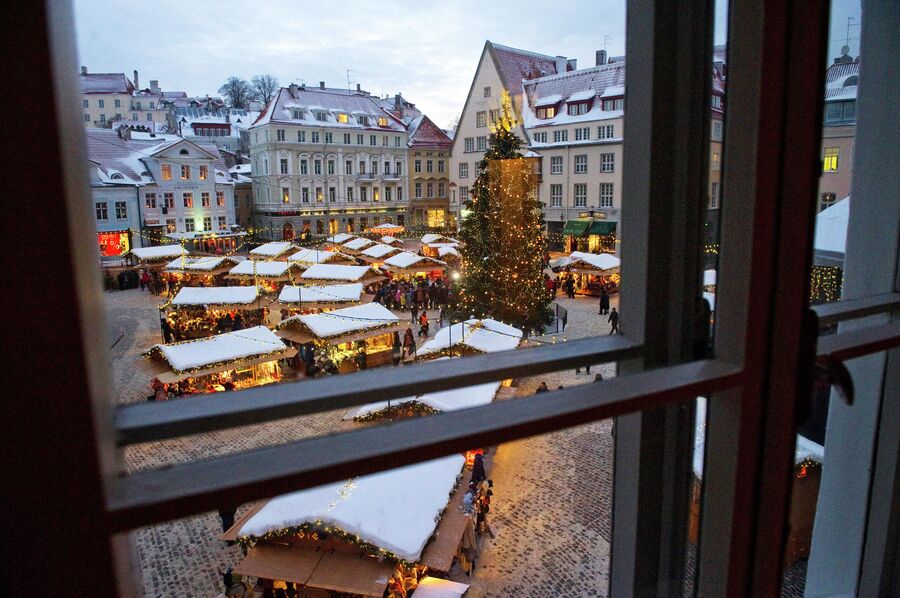 Рождественский базар на Ратушной площади Таллина