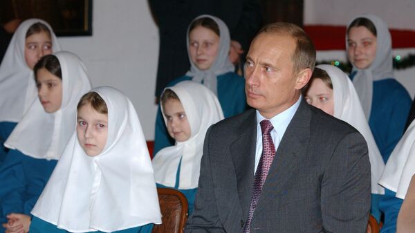 Фотография Владимира Путина в Спасо-Евфимиевом монастыре в Суздале, опубликованная на сайте 20.kremlin.ru