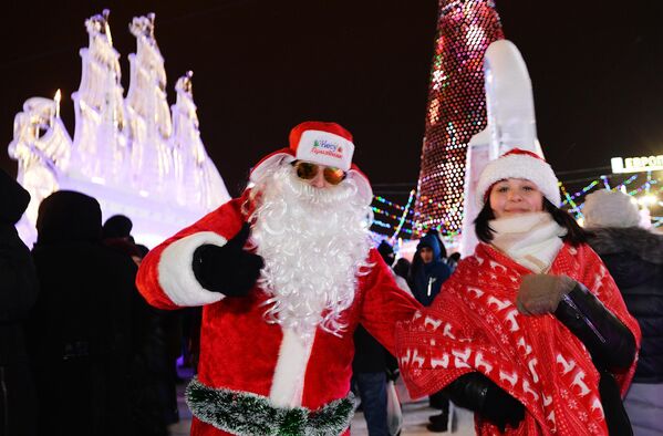 Жители Екатеринбурга празднуют Новый год