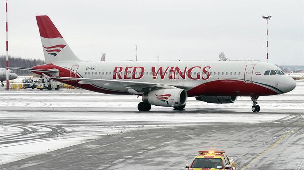 Самолет Airbus A320-232 авиакомпании Red Wings 