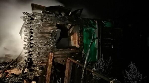 Последствия пожара в доме по улице Ивановка в селе Соболевка Каменского района, Пензенской области. 5 января 2020