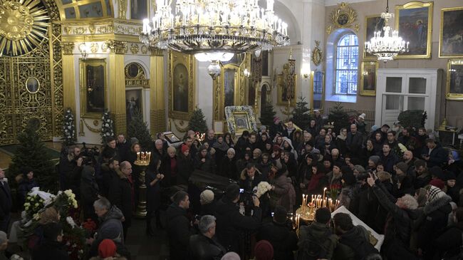 На церемонии прощания с хирургом-онкологом Андреем Павленко в Спасо-Преображенском соборе