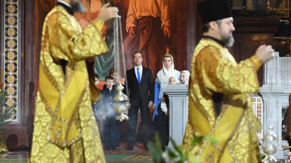 Дмитрий Медведев с супругой Светланой на праздничном Рождественском богослужении в храме Христа Спасителя