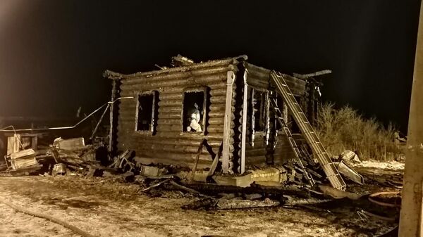 Последствия пожара в деревне Кучеры Борисоглебского в Ярославской области