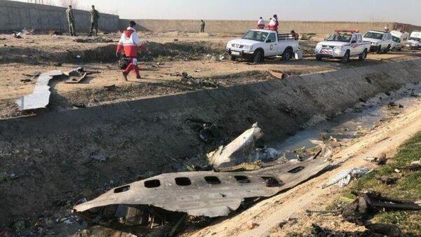 На месте крушения пассажирского лайнера Украины Boeing 737-800 неподалеку от тегеранского международного аэропорта имени Имама Хомейни