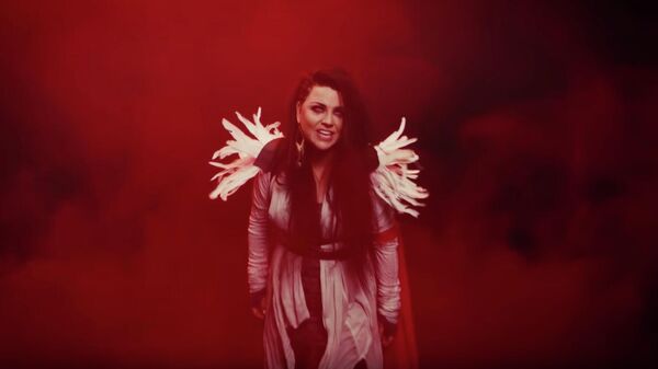 Кадр из клипа Evanescence - The Chain