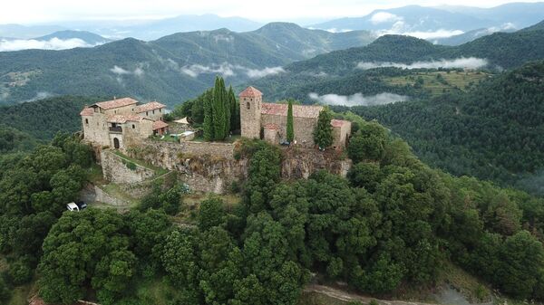 Средневековый замок в Испании, выставленный на аренду на сайте Airbnb