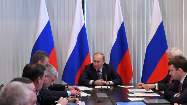 Президент РФ Владимир Путин проводит совещание на территории гостиничного комплекса Мрия в Ялте 