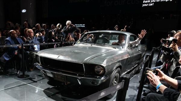 Автомобиль Ford Mustang из легендарного фильма Детектив Буллитт