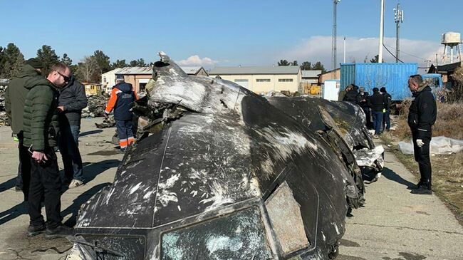 Фрагменты сбитого в Иране украинского самолета 