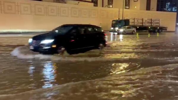 Последствия сильных дождей в Дубае, ОАЭ