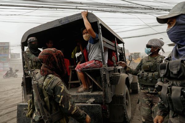 Эвакуация жителей Батангаса в Филиппинах. 13 января 2020
