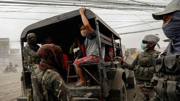 Эвакуация жителей Батангаса в Филиппинах. 13 января 2020