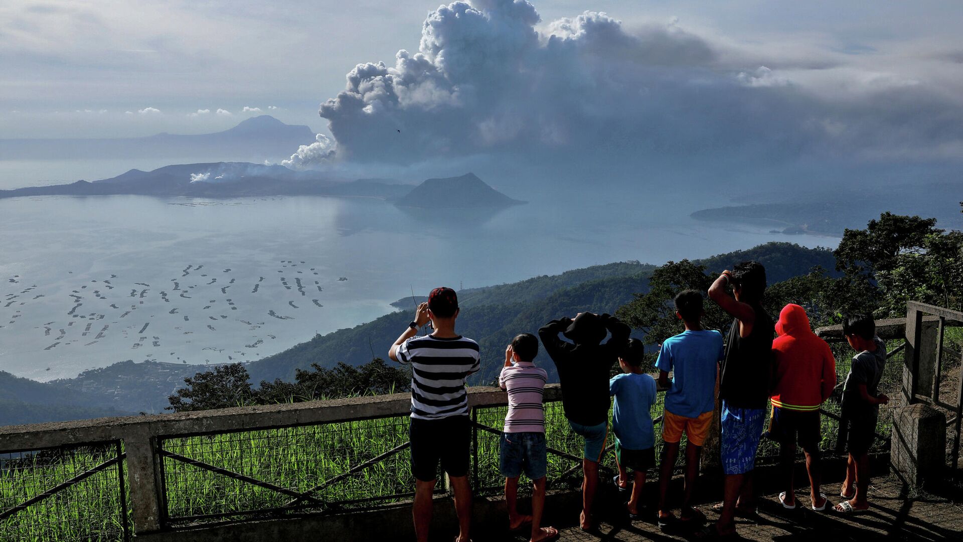 Извержение вулкана Тааль на Филиппинах. 13 января 2020 - РИА Новости, 1920, 13.01.2020