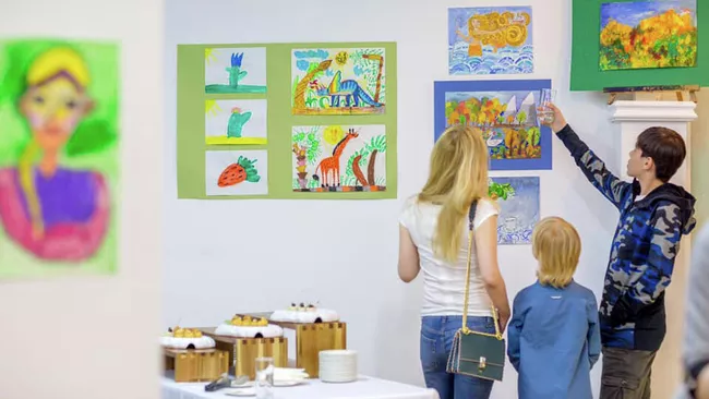 Выставка работ участников проекта Краски этого мира