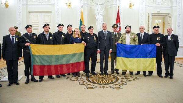 Церемония награждения медалями Памяти 13 января в Президентском дворце в Вильнюсе