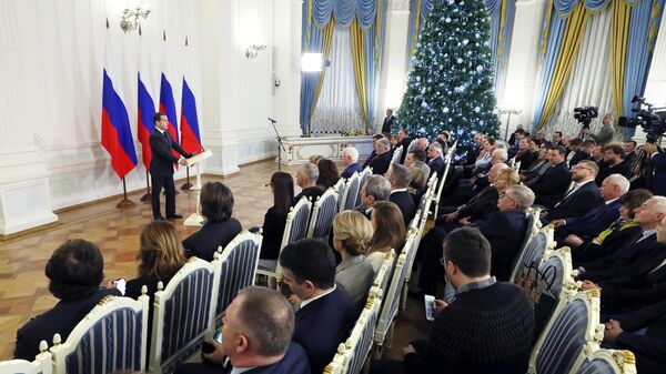 Председатель правительства РФ Дмитрий Медведев выступает на церемонии вручения премии правительства в области СМИ