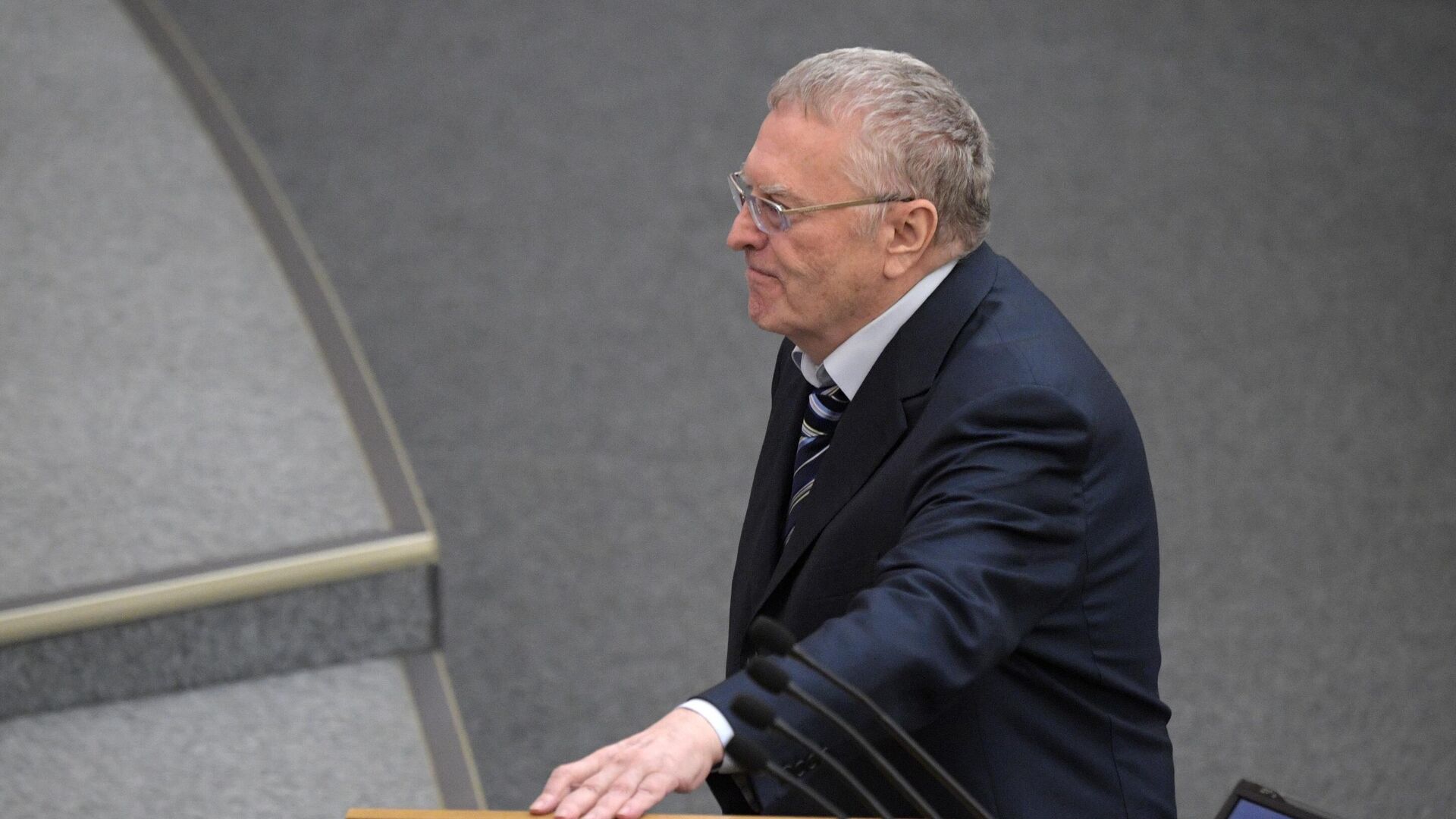 Руководитель фракции ЛДПР в Государственной Думе РФ Владимир Жириновский Руководитель фракции ЛДПР в Государственной Думе РФ Владимир Жириновский - РИА Новости, 1920, 17.12.2025