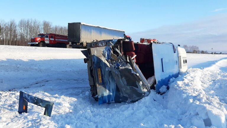 ДТП на 174 км автодороги Тюмень-Ханты-Мансийск с автобусом