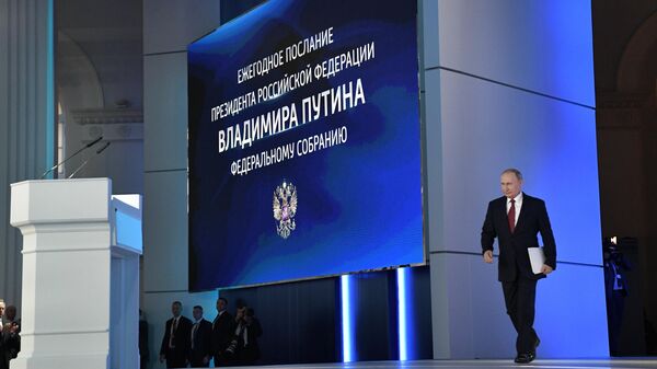  Президент РФ Владимир Путин перед началом ежегодного послания президента РФ Федеральному Собранию