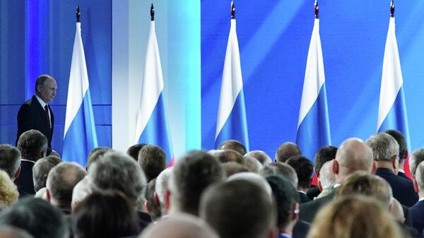 Президент РФ Владимир Путин перед ежегодным посланием Федеральному Собранию