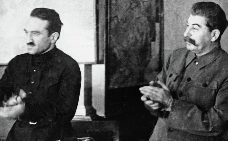 Нарком пищевой промышленности СССР Анастас Микоян и генеральный секретарь ЦК ВКП (б) Иосиф Сталин Нарком пищевой промышленности СССР Анастас Микоян и генеральный секретарь ЦК ВКП (б) Иосиф Сталин