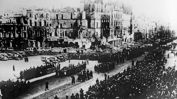 Парад Войска Польского на площади освобожденной Варшавы. 19 января 1945 
