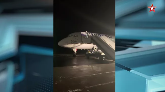 Опубликованы кадры с места посадки SSJ-100 на недействующую полосу 
