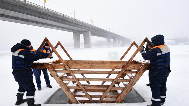 Подготовка крещенских купелей в Новосибирске