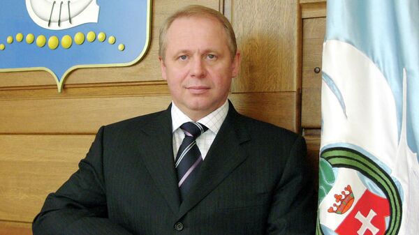 Мэр Калининграда в 2007 году Юрий Савенко в своем рабочем кабинете