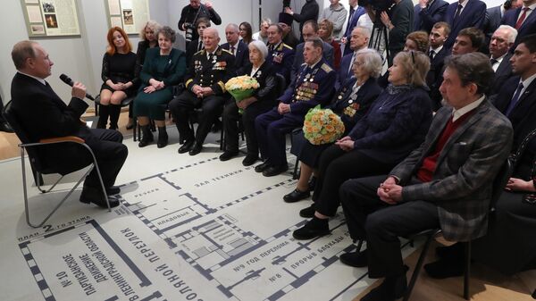  Президент РФ Владимир Путин на встрече с ветеранами Великой Отечественной войны в Санкт-Петербурге